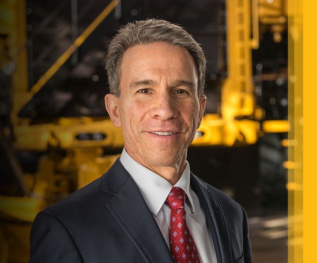 caterpillar-jim-umpleby-named-2019-international-executive-of-the-year
