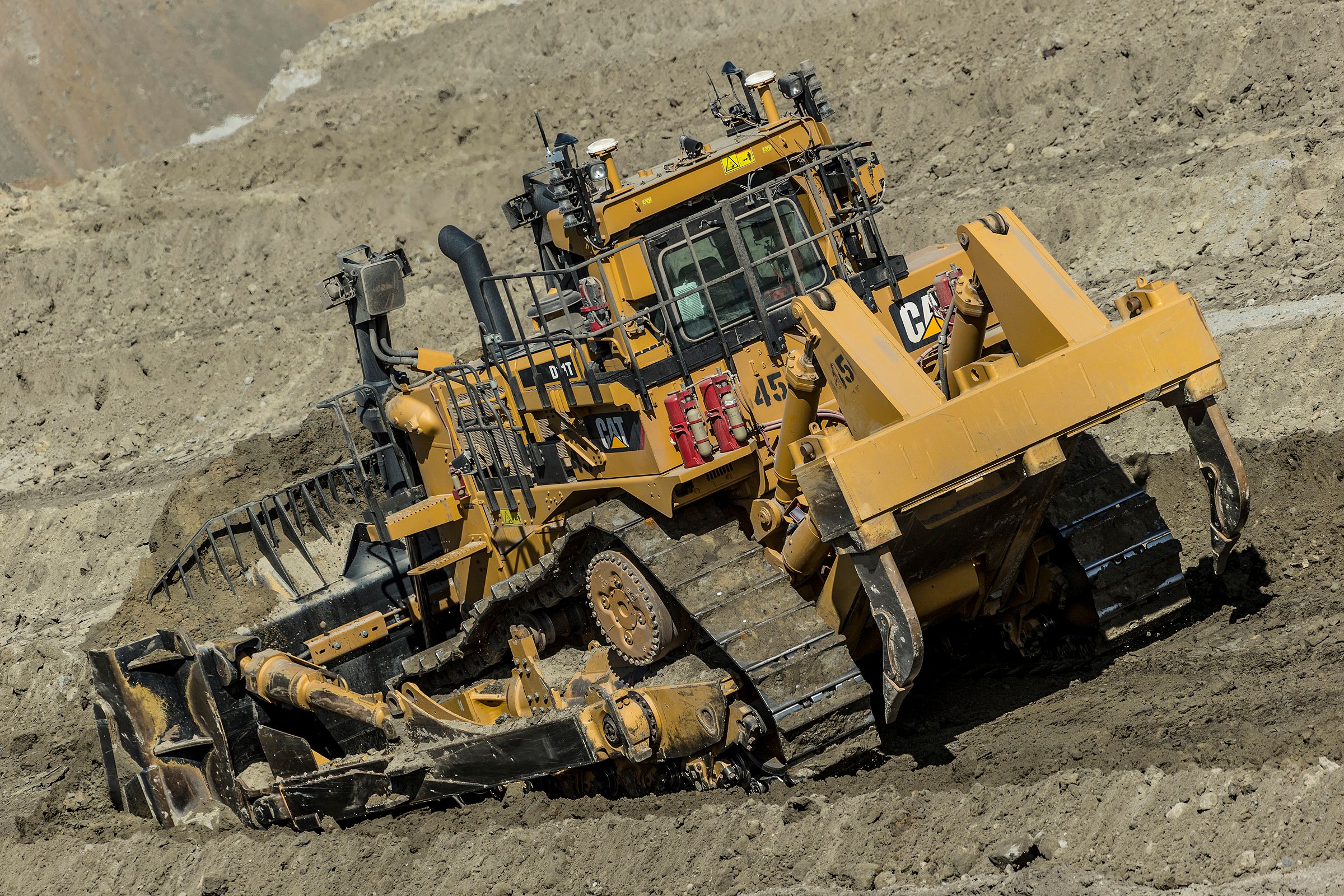 Cat dozer working autonomously