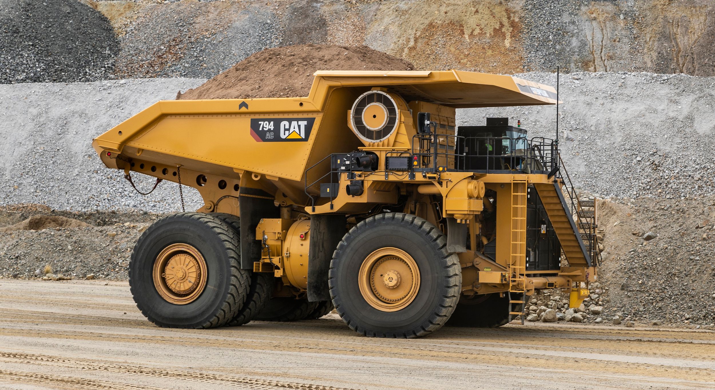 Cat 794 AC truck in Tier 4 Final configuration