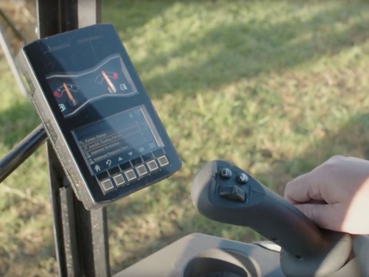 Hear why Cat customers are excited about the LCD monitor in the Cat Next Generation Mini Excavators.