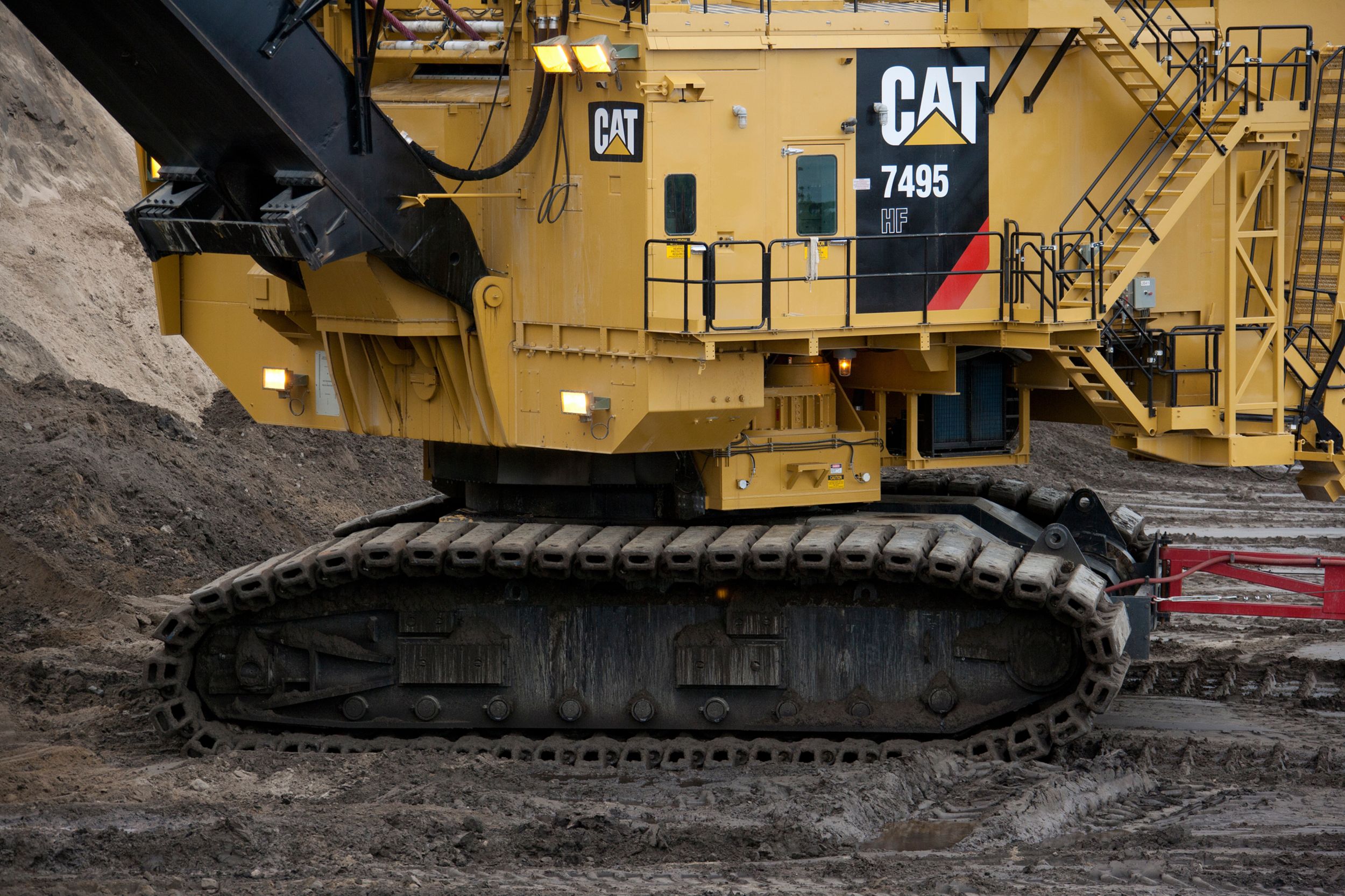 Cat 7495 HF shovel undercarriage