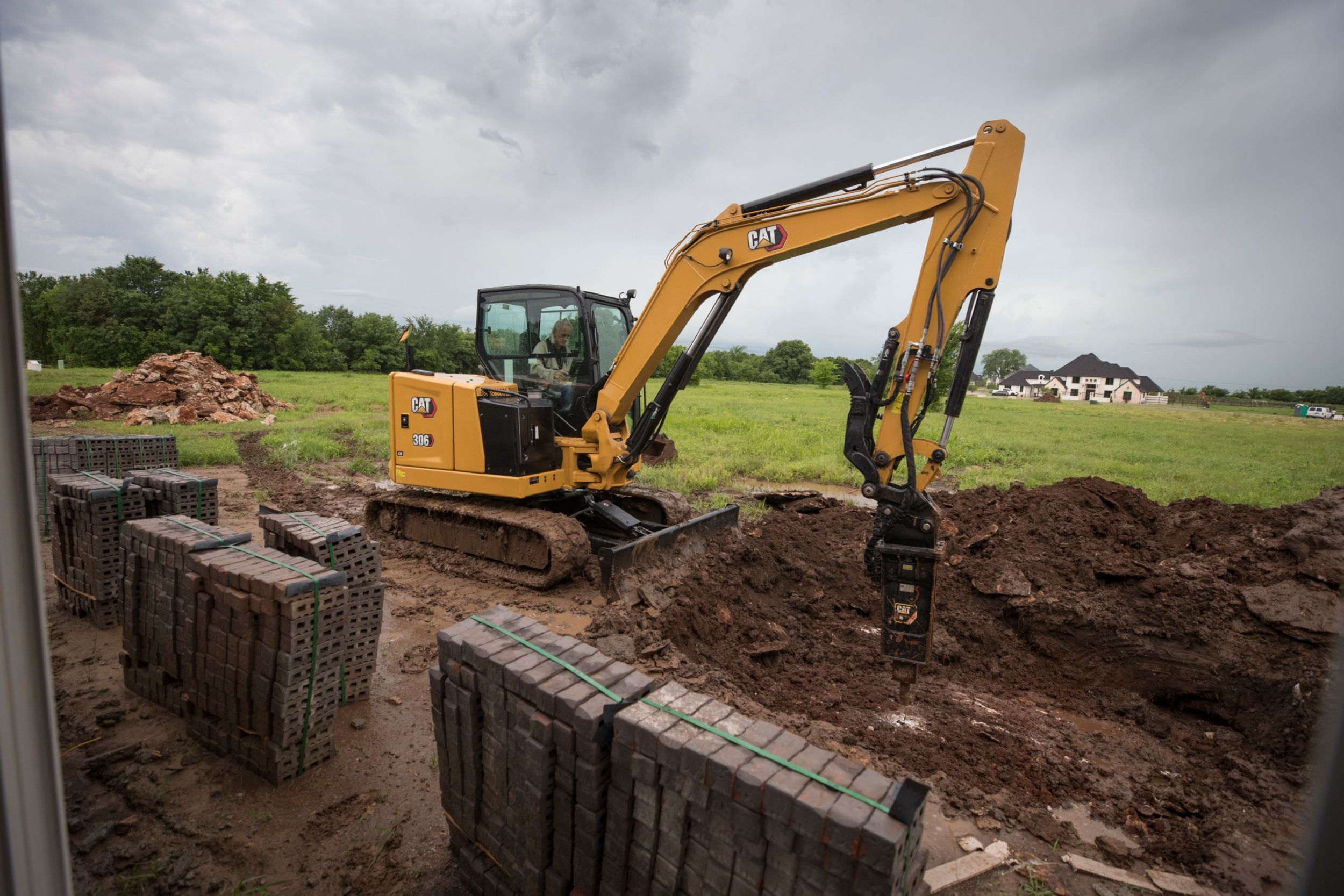 Finding Your Excavator Lift Capacity, Cat