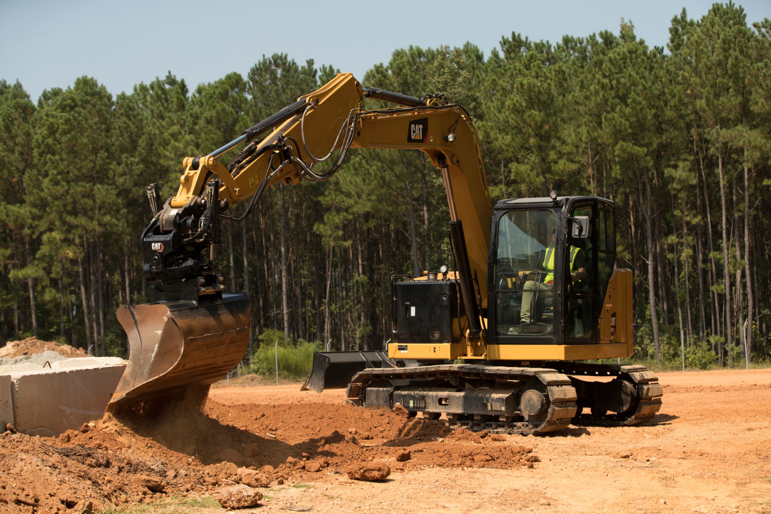 Cat TiltRotate System en miniexcavadora