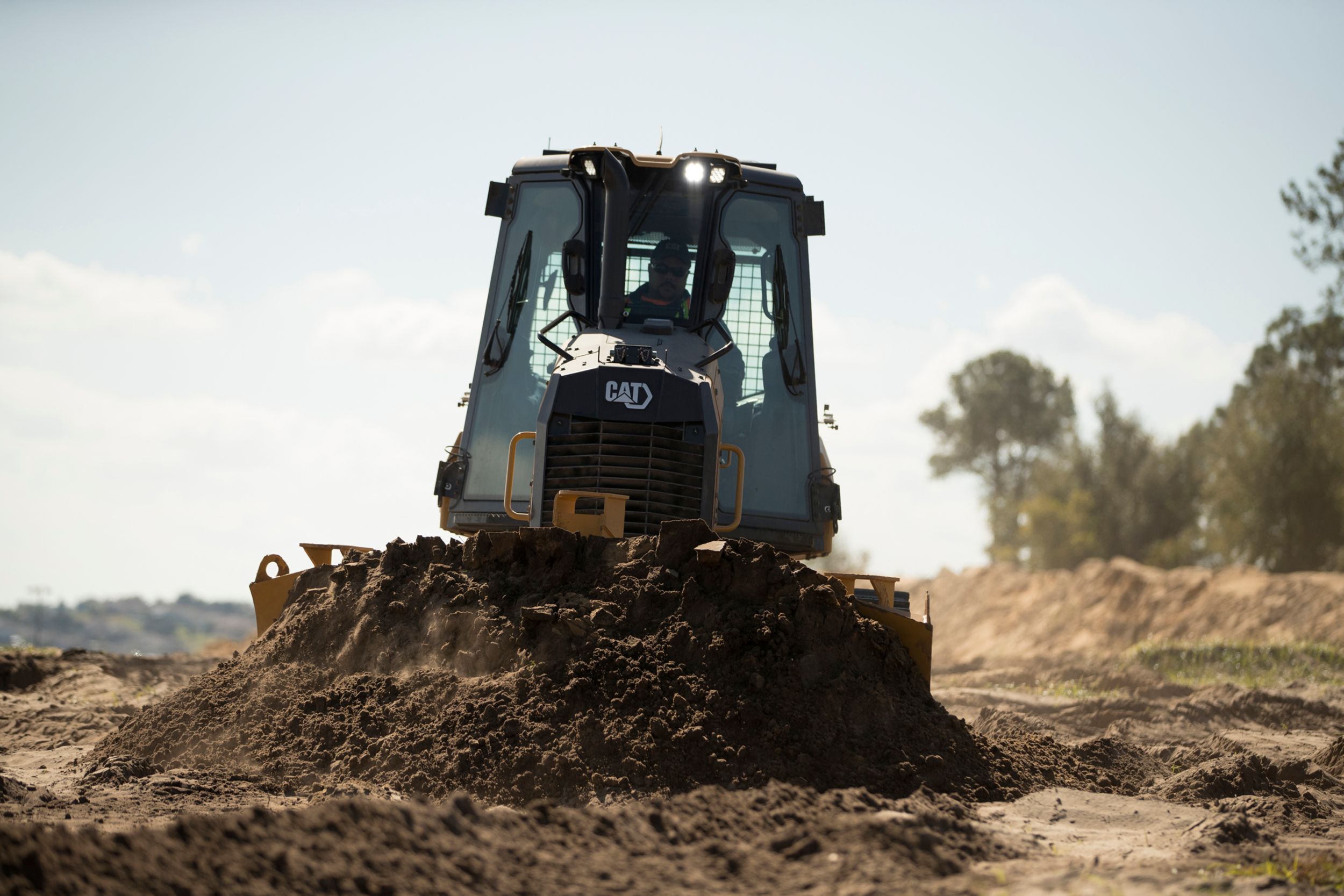 CAT D3小型ドーザ