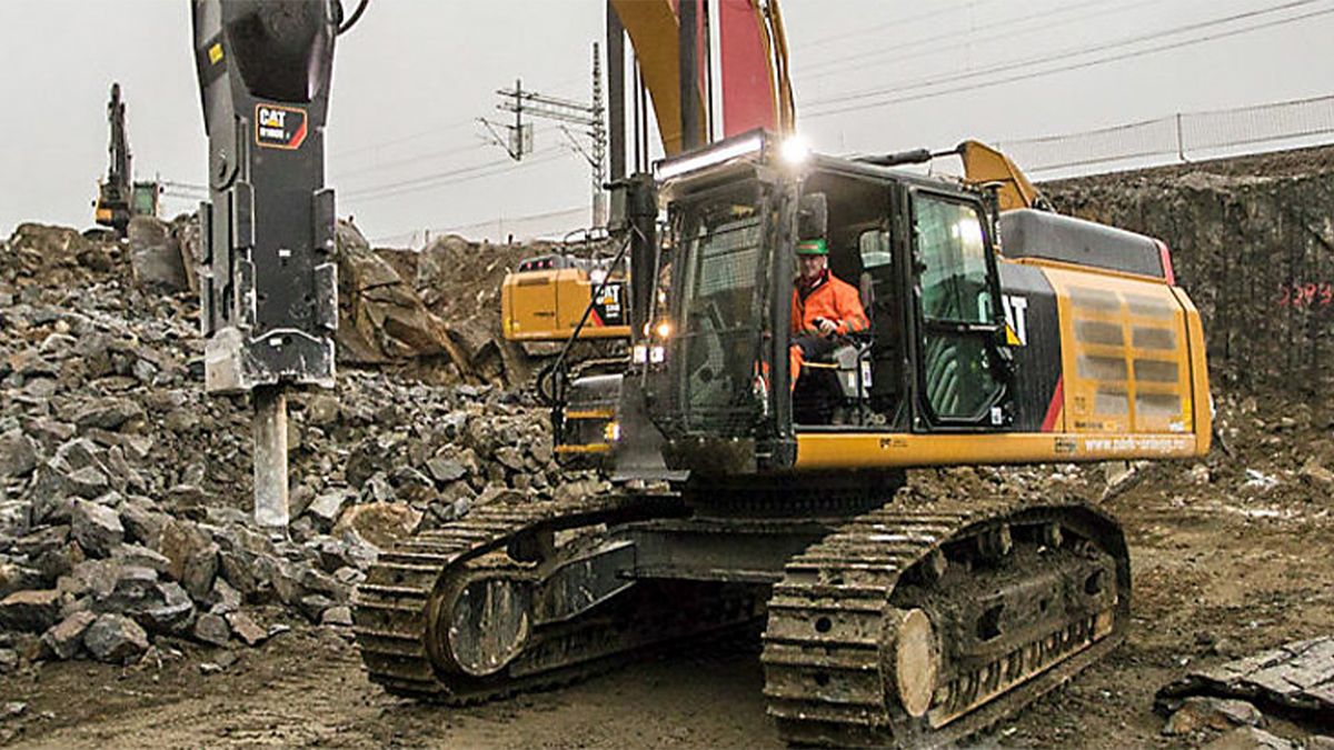 Cat® H180ES Hammer Breaks New Ground In Norway Cat Caterpillar