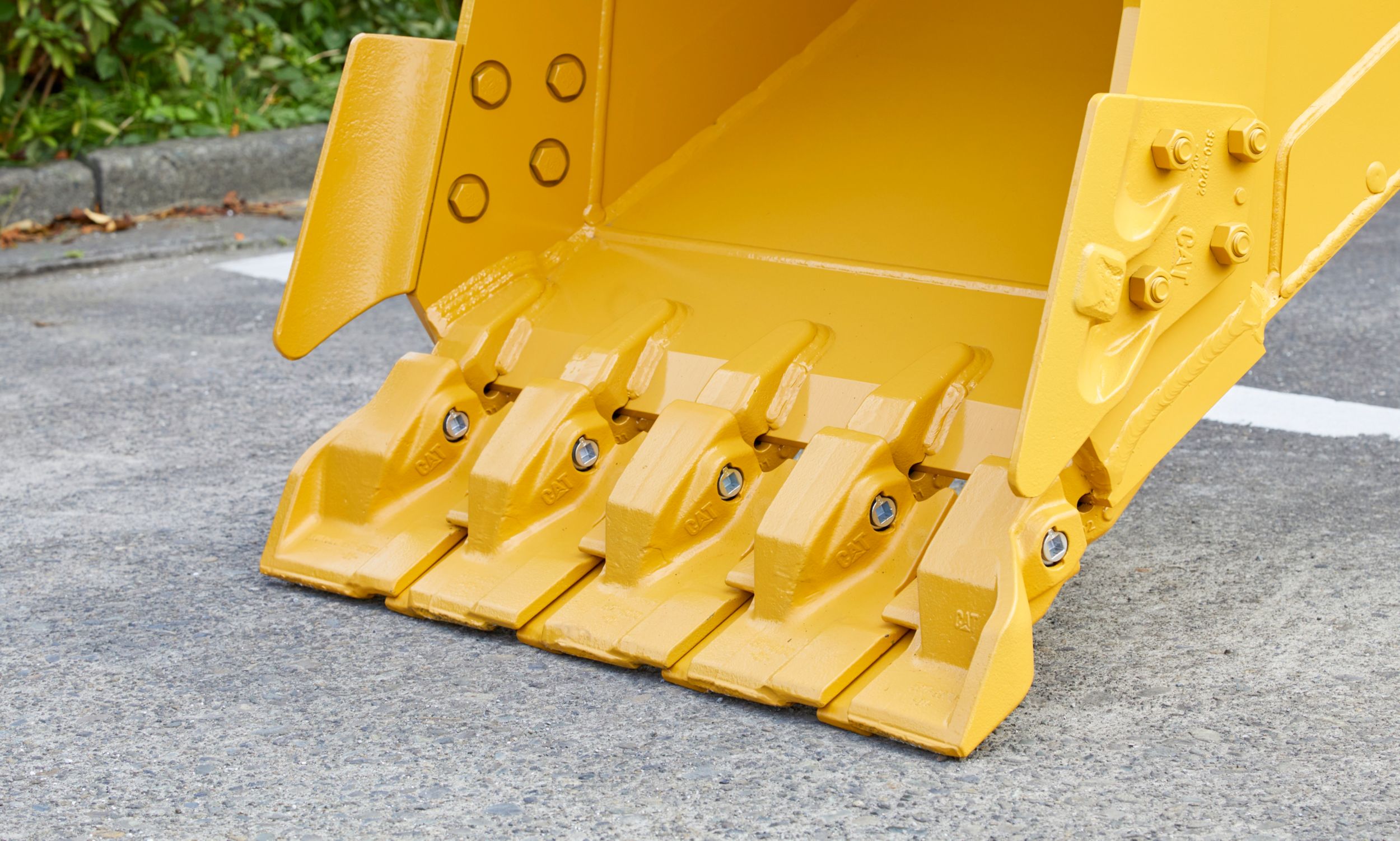 Excavator bucket - close up of adapter tips