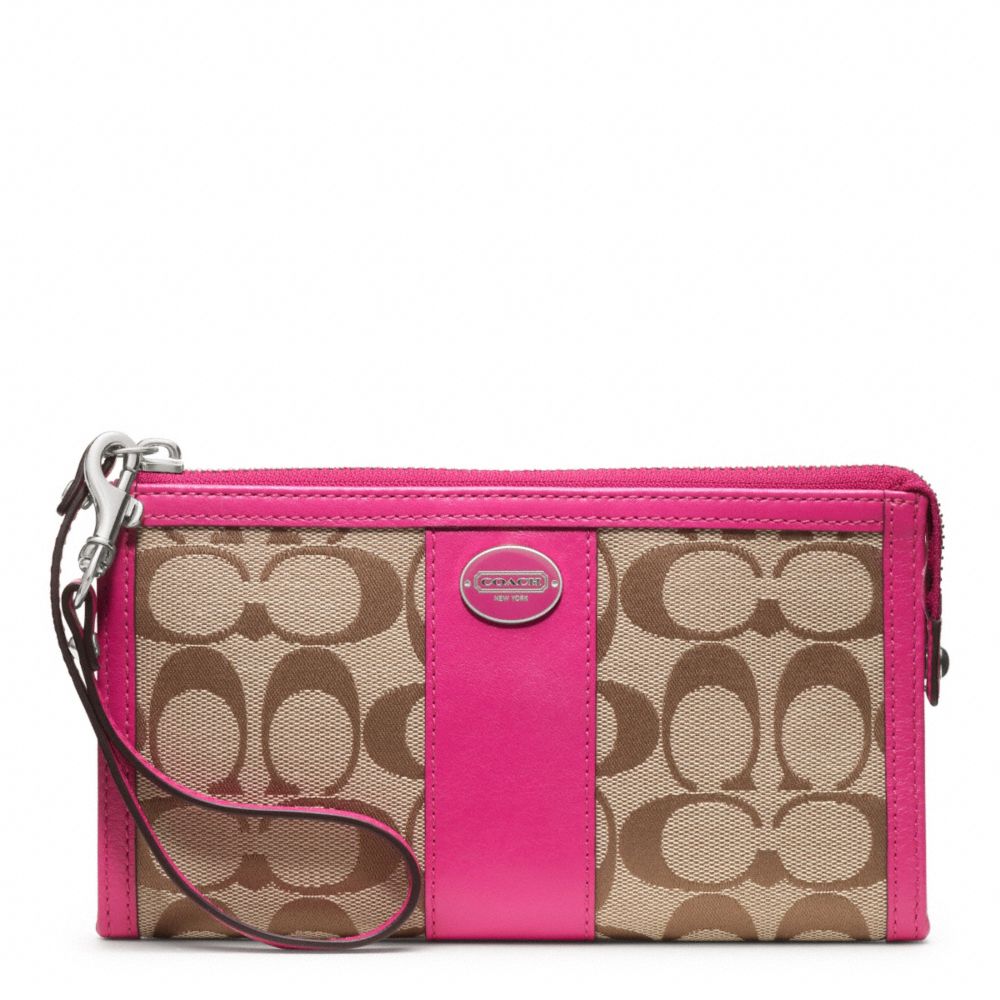 LEGACY SIGNATURE ZIPPY WALLET