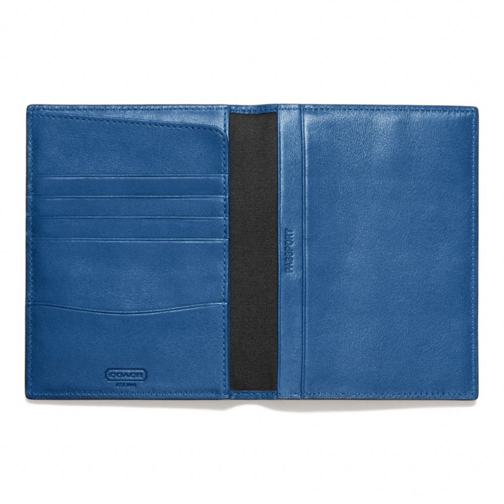 BLEECKER LEGACY PASSPORT CASE