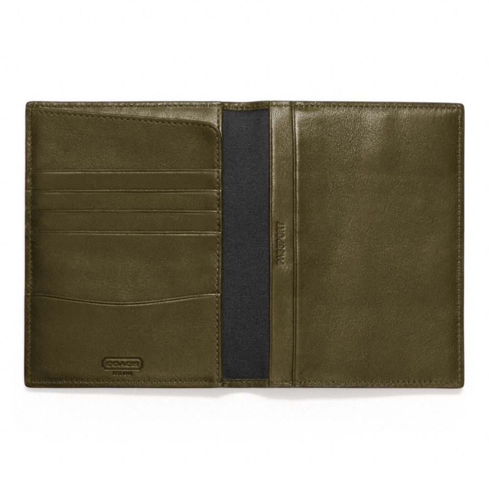 BLEECKER LEGACY PASSPORT CASE