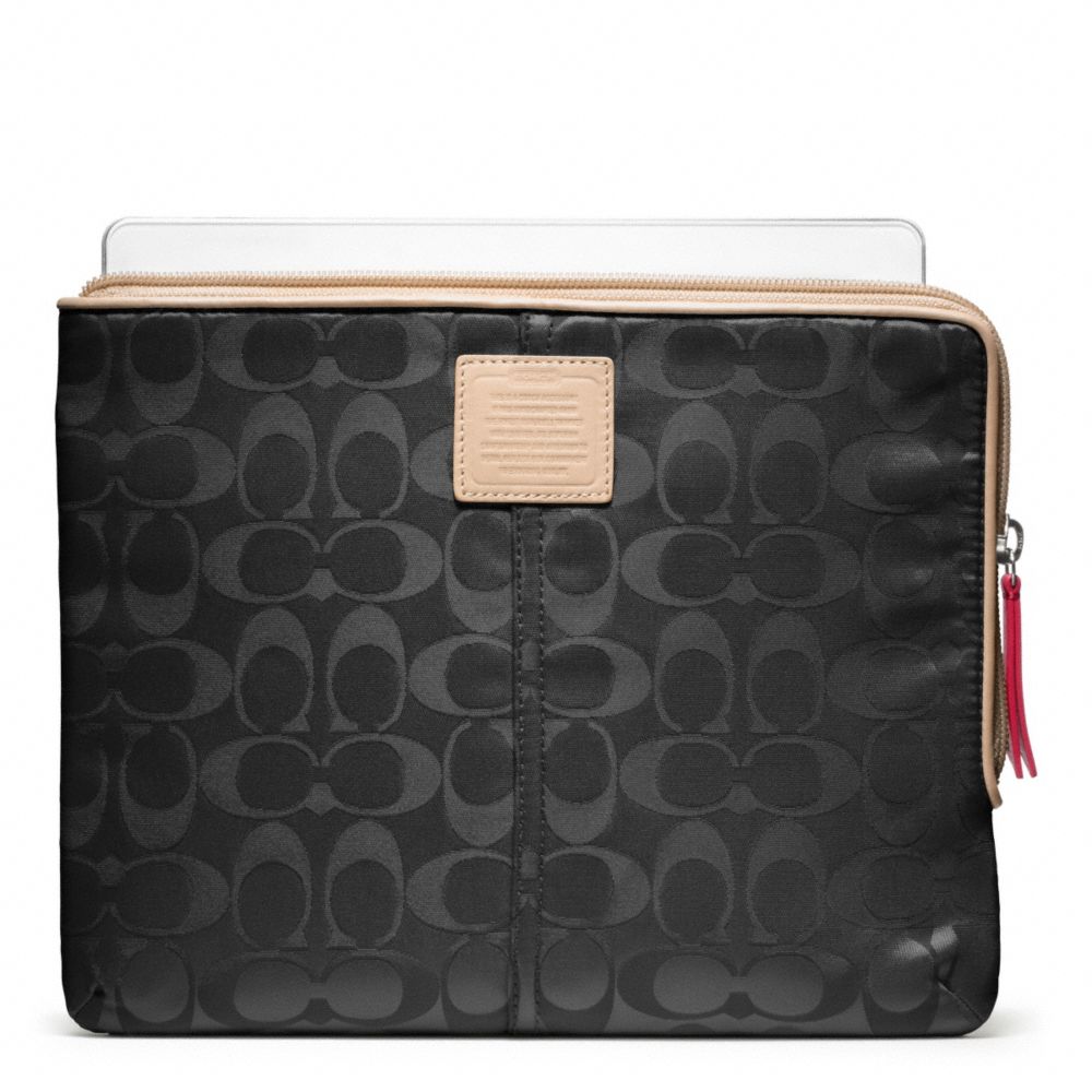 LEGACY WEEKEND NYLON L-ZIP IPAD SLEEVE