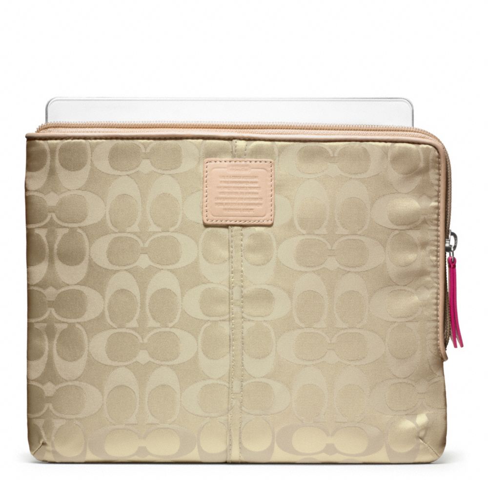 LEGACY WEEKEND NYLON L-ZIP IPAD SLEEVE
