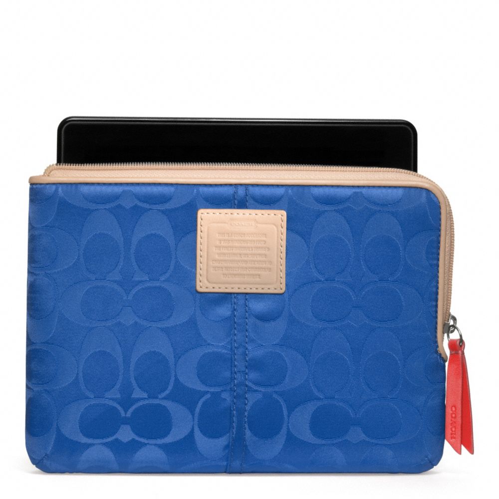 LEGACY WEEKEND NYLON L-ZIP E-READER SLEEVE