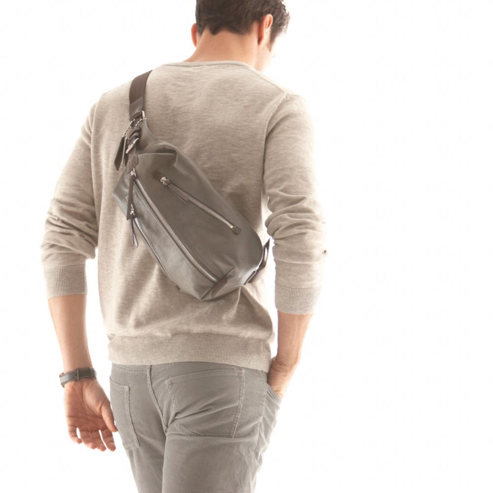 THOMPSON LEATHER SLING PACK