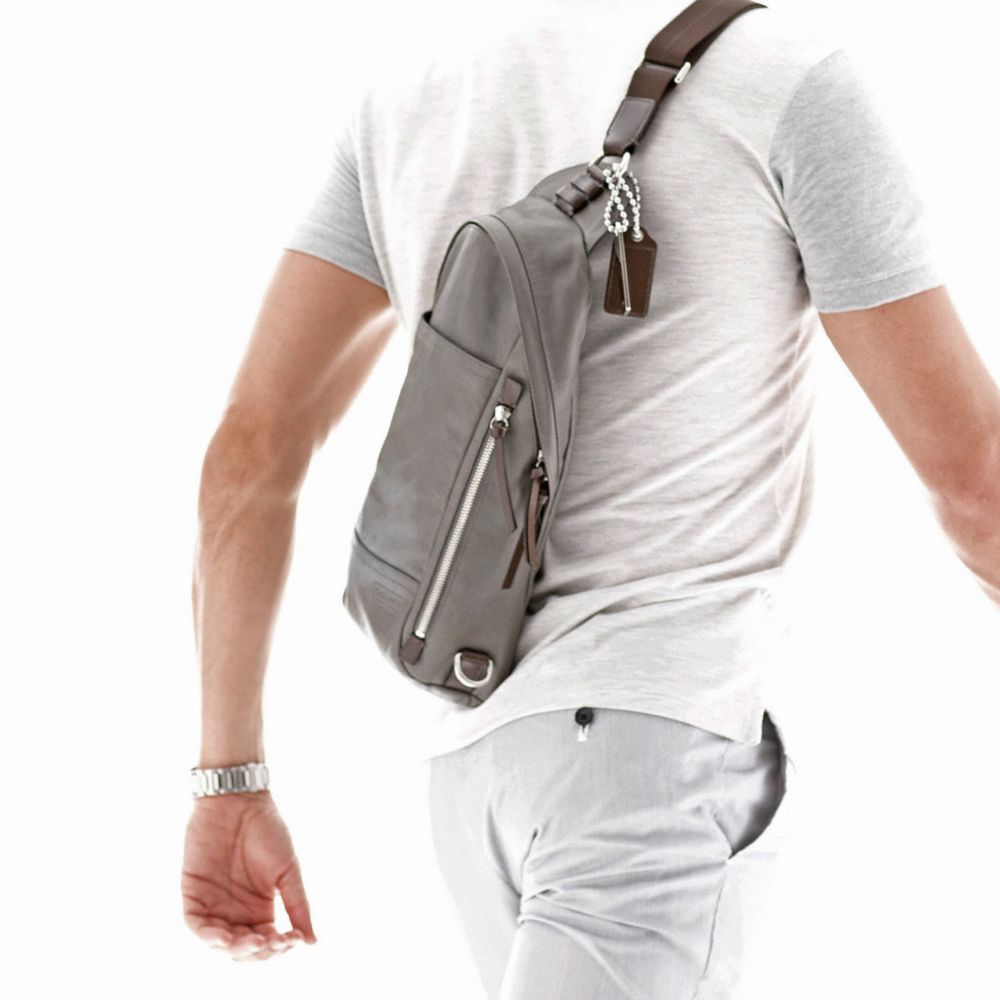 THOMPSON LEATHER CONVERTIBLE SLING PACK