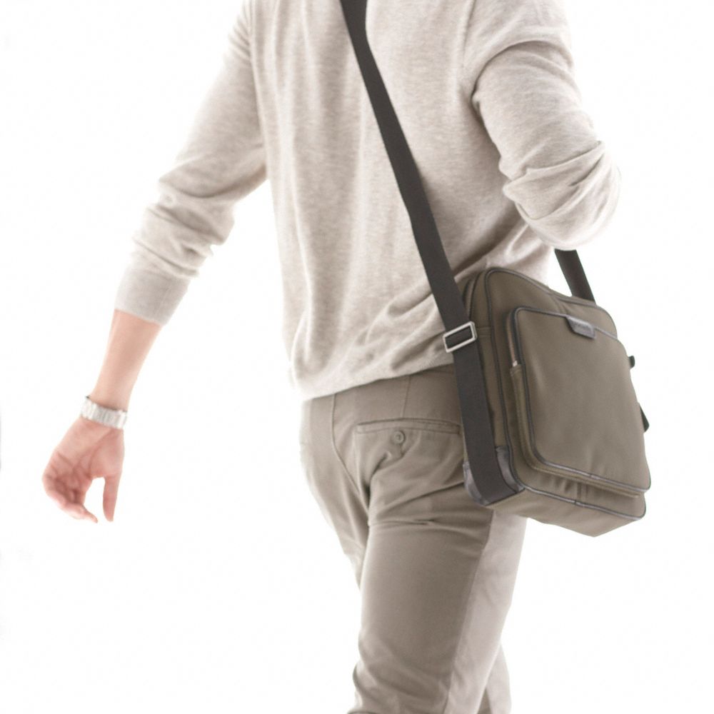 CROSBY NYLON LARGE FLIGHT BAG