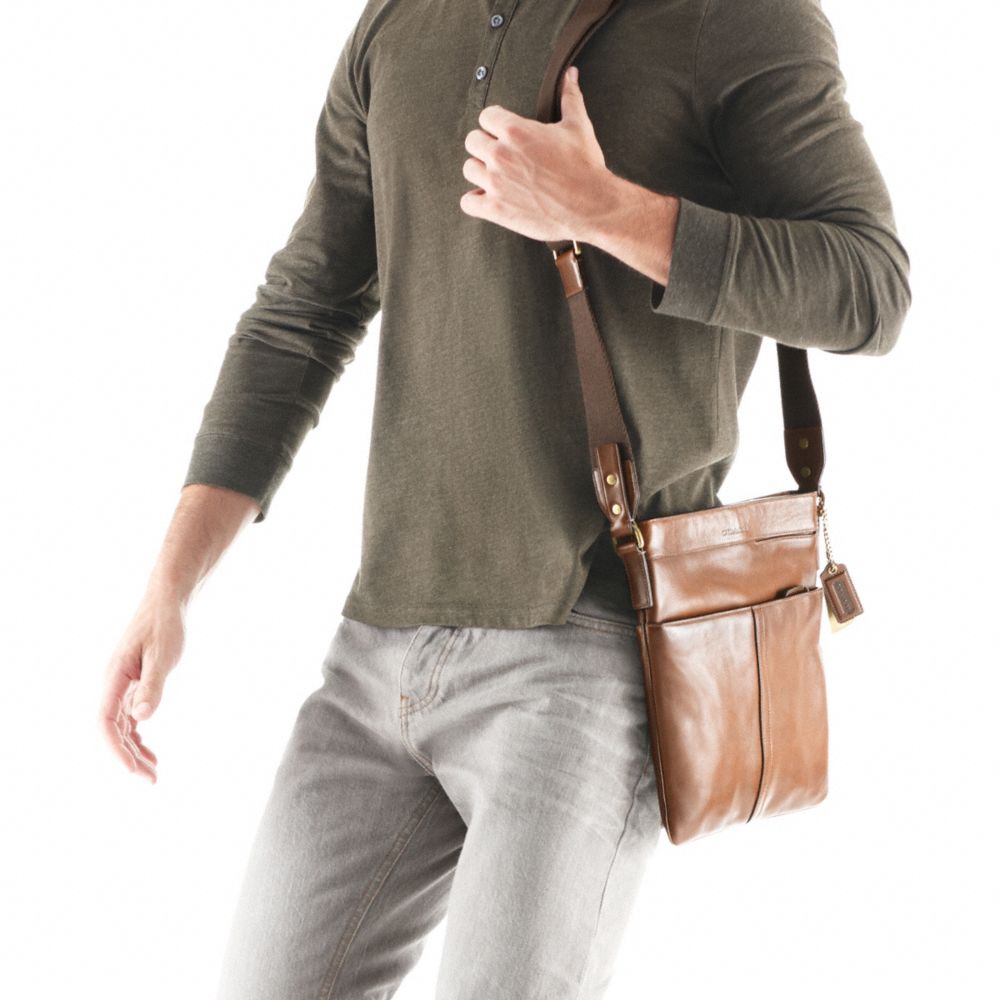 BLEECKER LEGACY SCOUT BAG