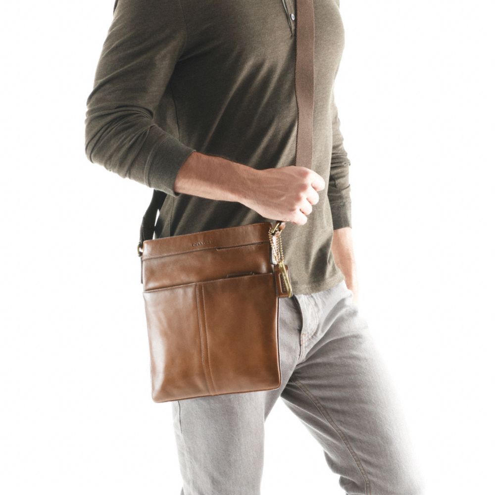 BLEECKER LEGACY SCOUT BAG