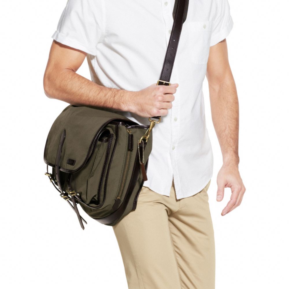 BLEECKER TOUGH CANVAS MESSENGER