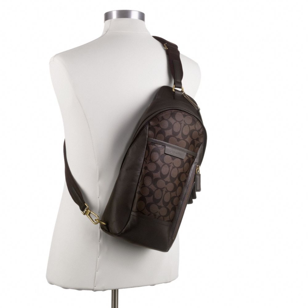 BLEECKER SIGNATURE CONVERTIBLE SLING PACK