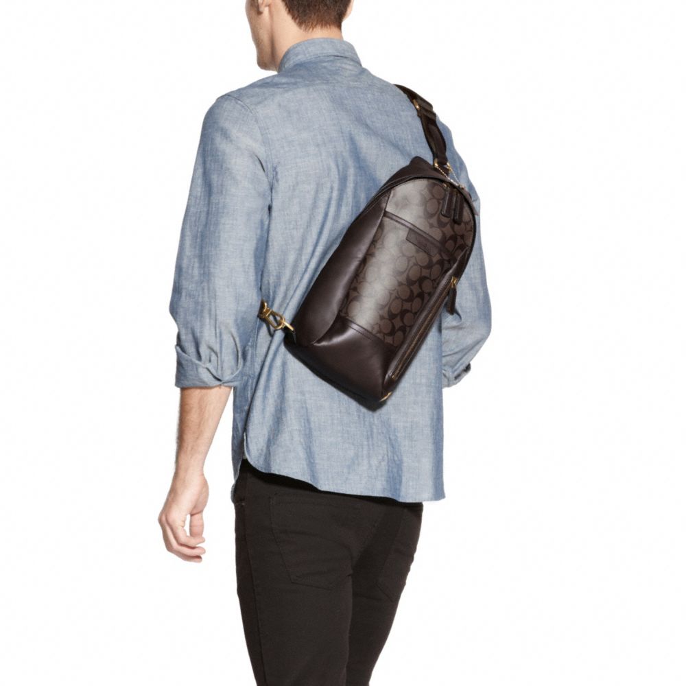 BLEECKER SIGNATURE CONVERTIBLE SLING PACK