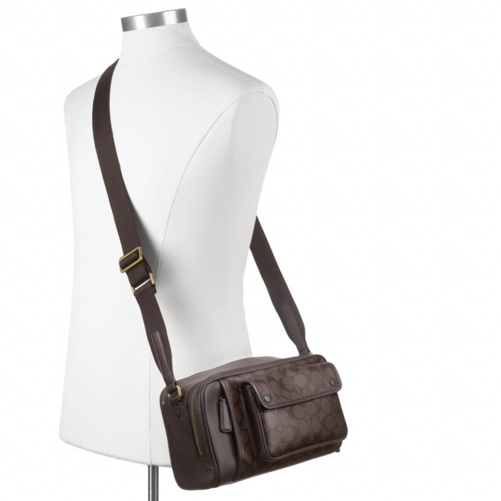 BLEECKER SIGNATURE CAMERA BAG