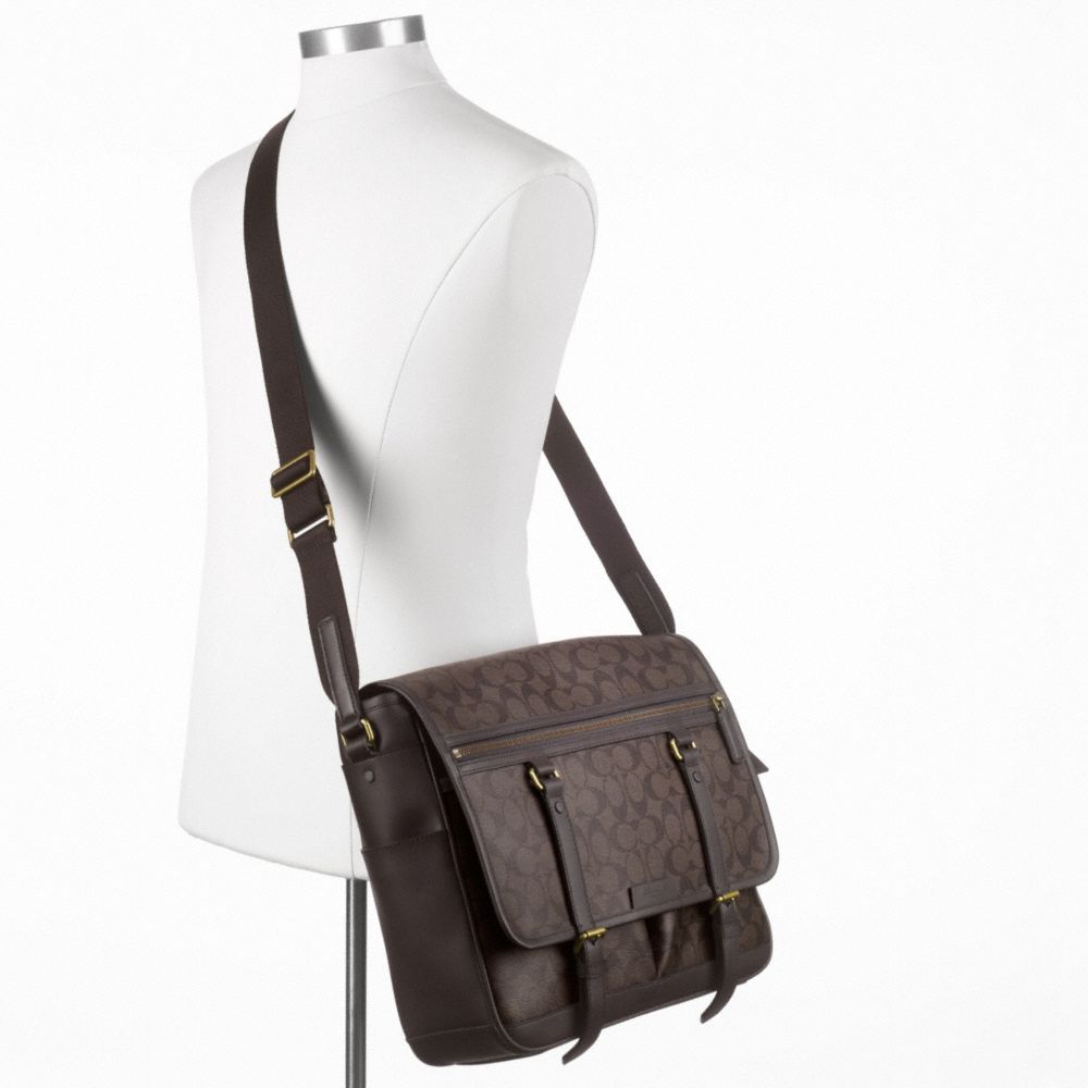 BLEECKER SIGNATURE MESSENGER
