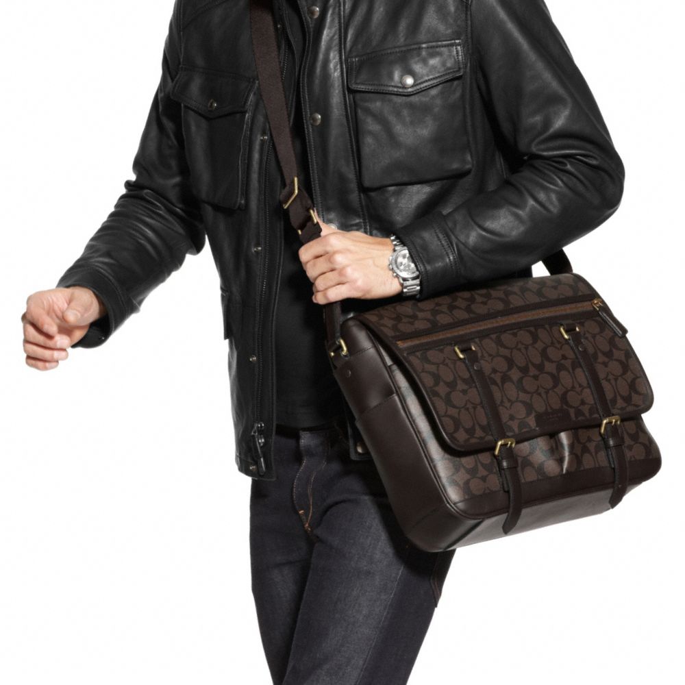 BLEECKER SIGNATURE MESSENGER