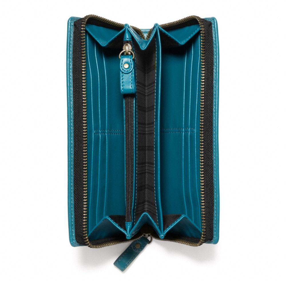 BLEECKER LEGACY LEATHER ACCORDION