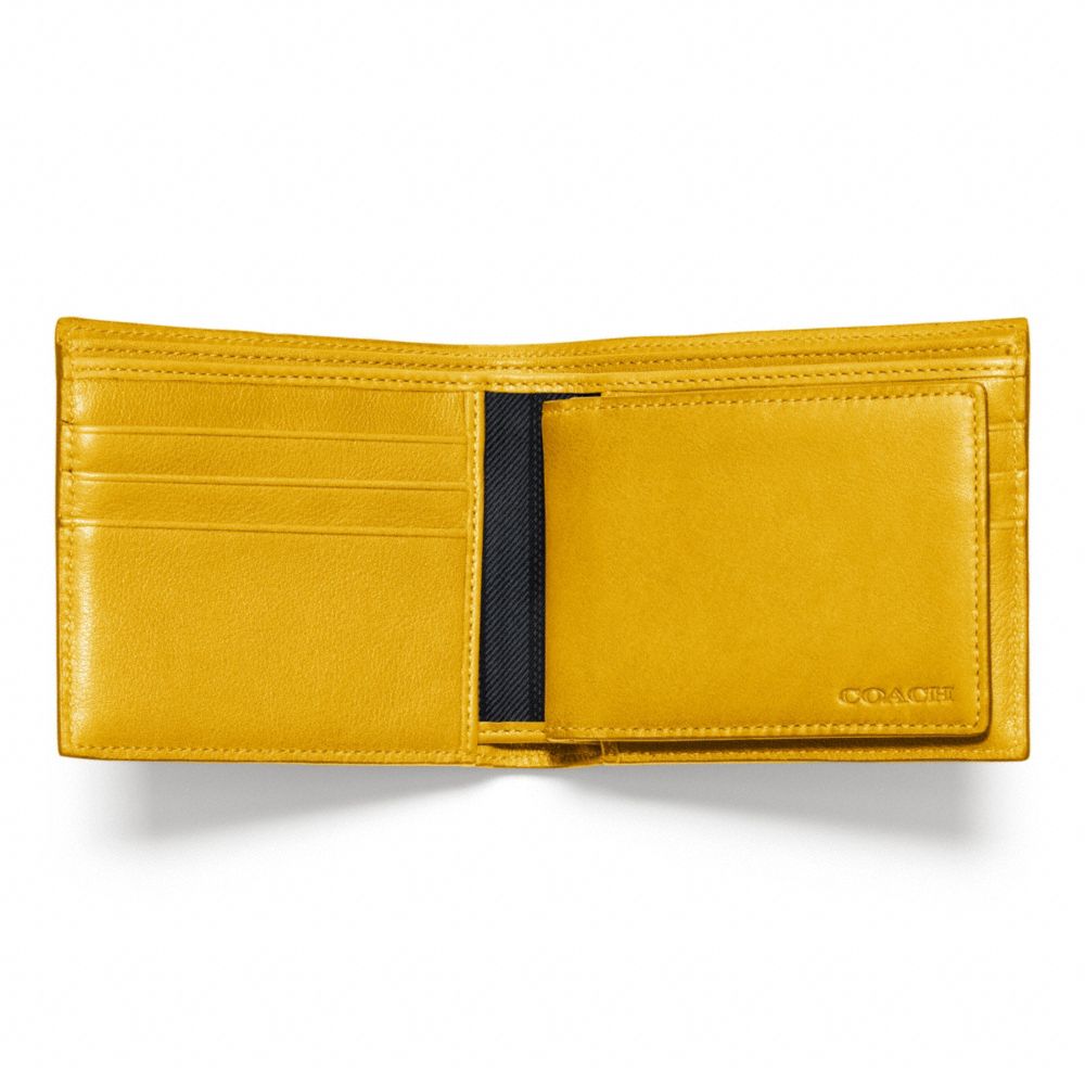 BLEECKER LEGACY LEATHER COMPACT ID