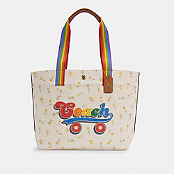 COACH TOTE WITH RAINBOW ROLLER SKATE GRAPHIC - IM/CHALK MULTI - C4099
