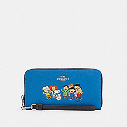 COACH COACH X PEANUTS LONG ZIP AROUND WALLET WITH SNOOPY AND FRIENDS - SV/VIVID BLUE - C4603