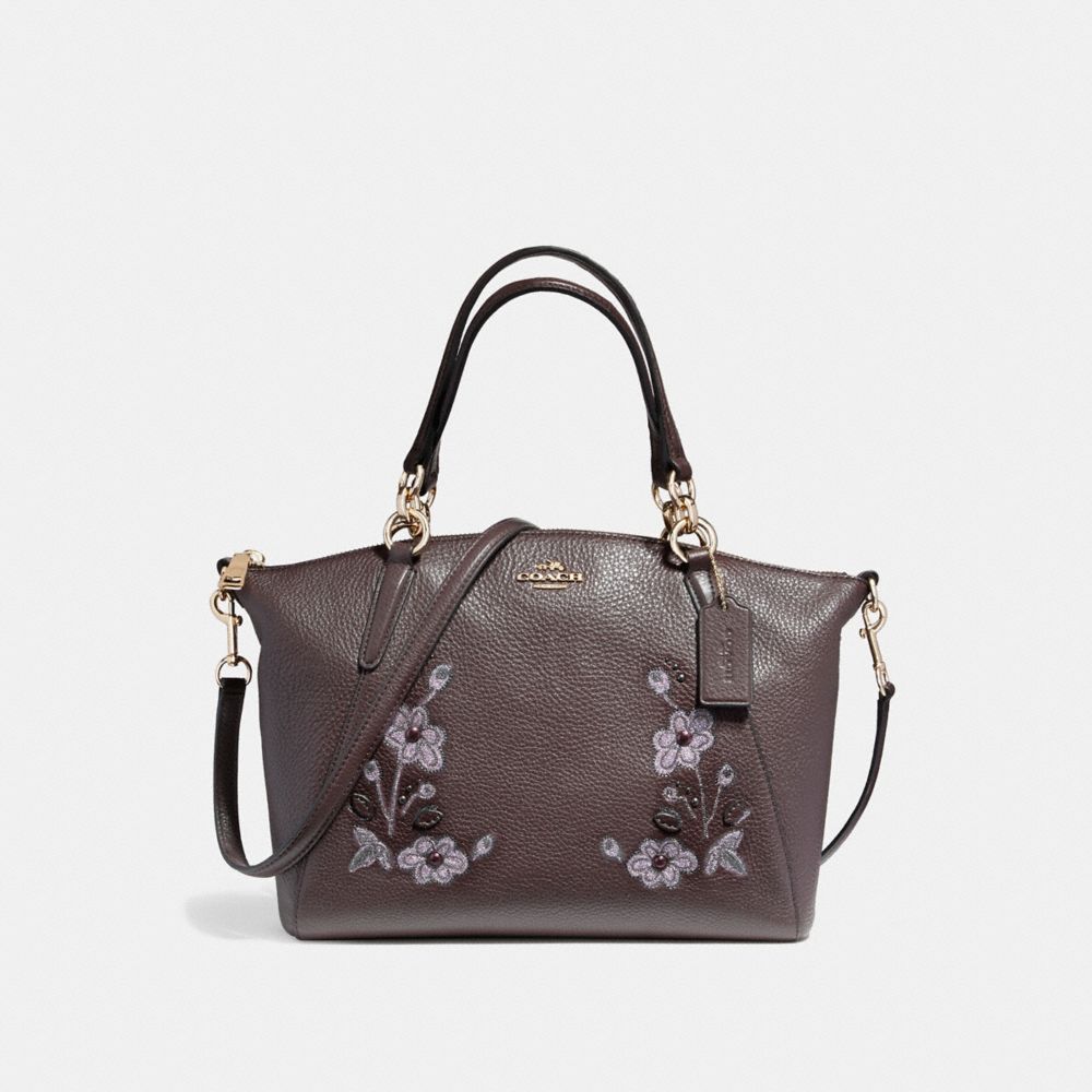 COACH SMALL KELSEY SATCHEL IN PEBBLE LEATHER WITH FLORAL EMBROIDERY - LIGHT GOLD/OXBLOOD 1 - F12007