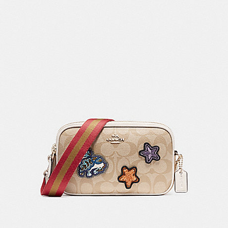 COACH CROSSBODY POUCH IN SIGNATURE COATED CANVAS WITH VARSITY PATCHES - LIGHT GOLD/LIGHT KHAKI - f20963