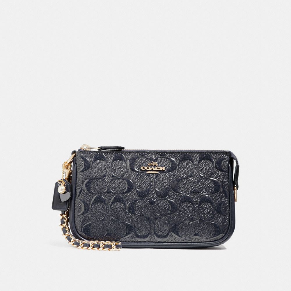 COACH LARGE WRISTLET 19 IN SIGNATURE LEATHER WITH CHAIN - MIDNIGHT/LIGHT GOLD - F22698