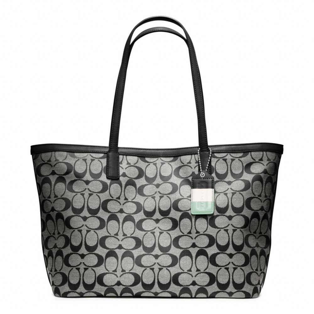 COACH WEEKEND SIGNATURE C MEDIUM ZIP TOP TOTE - ONE COLOR - F23465