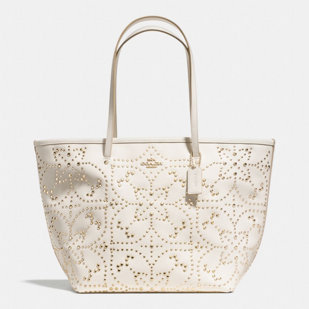 COACH LARGE STREET TOTE IN MINI STUDDED LEATHER - LIGHT GOLD/CHALK - F35163