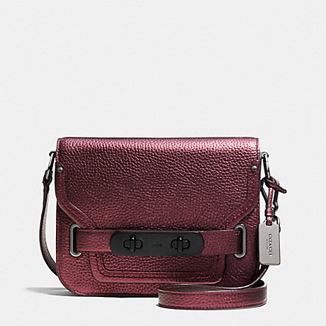COACH COACH SWAGGER SMALL SHOULDER BAG IN METALLIC PEBBLE LEATHER - BLACK ANTIQUE NICKEL/METALLIC CHERRY - f35995