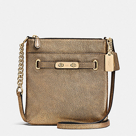 COACH COACH SWAGGER SWINGPACK IN METALLIC PEBBLE LEATHER - LIGHT GOLD/GOLD - f36502