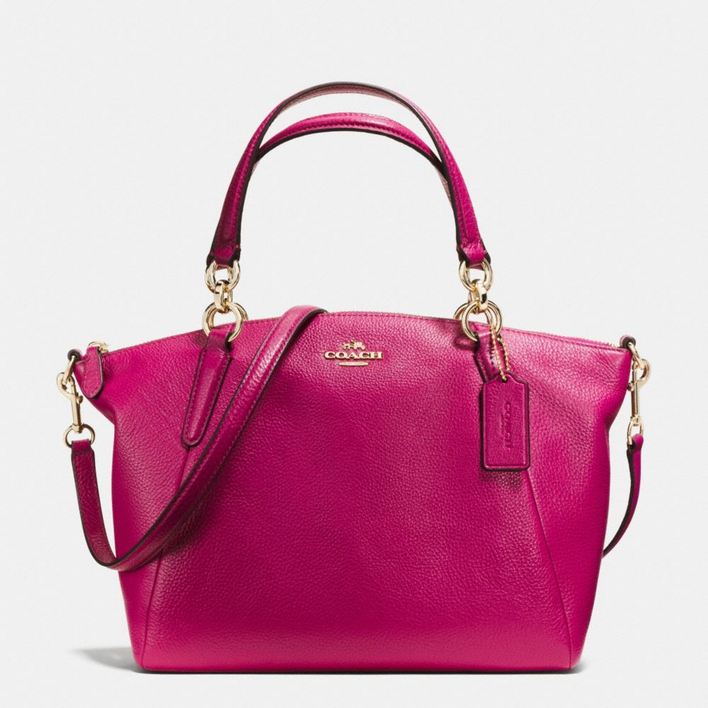 COACH SMALL KELSEY SATCHEL IN PEBBLE LEATHER - IMITATION GOLD/CRANBERRY - F36675