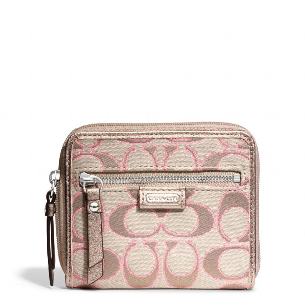 coach wristlets daisy