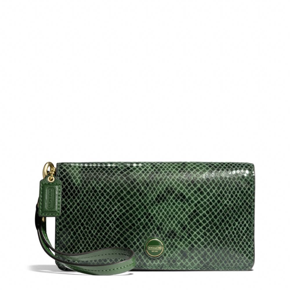 SIGNATURE STRIPE EMBOSSED EXOTIC DEMI CLUTCH - COACH f50107 - BRASS/GREEN