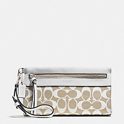 COACH LEGACY LARGE WRISTLET IN PRINTED SIGNATURE FABRIC - SILVER/IVORY NEW KHAKI/WHITE - F51071