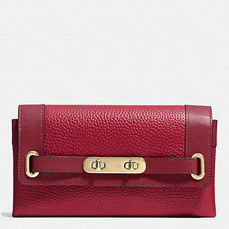 COACH COACH SWAGGER WALLET IN PEBBLE LEATHER - LIGHT GOLD/BLACK CHERRY - f53028