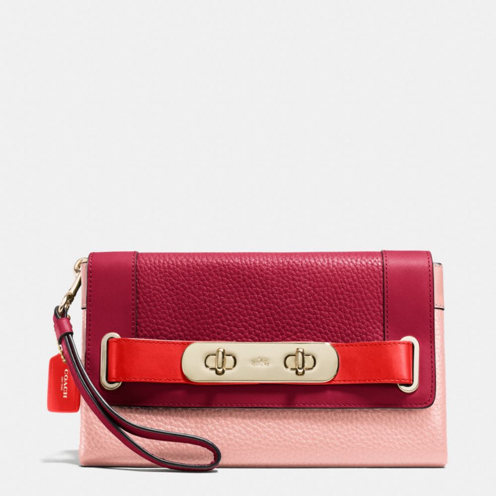 COACH SWAGGER CLUTCH IN COLORBLOCK PEBBLE LEATHER - COACH f53462 - LIGHT GOLD/BLACK CHERRY