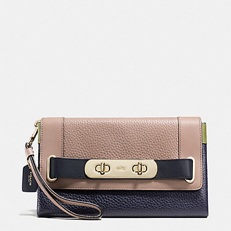COACH COACH SWAGGER CLUTCH IN COLORBLOCK PEBBLE LEATHER - LIGHT GOLD/STONE - f53462