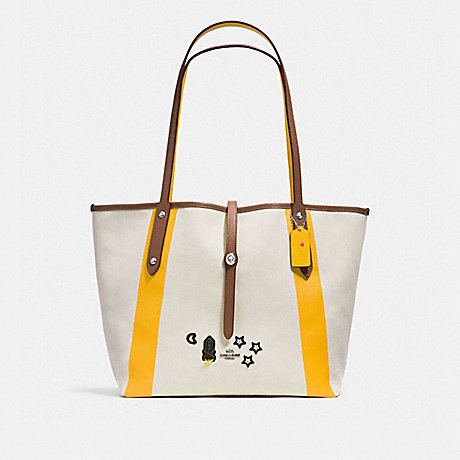 COACH MARKET TOTE WITH SOUVENIR EMBROIDERY - Chalk/Yellow/Silver - f57076