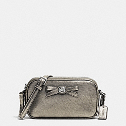 COACH TURNLOCK BOW CROSSBODY POUCH IN PATENT LEATHER - SILVER/GUNMETAL - F64655