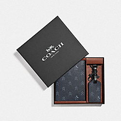 COACH BOXED PASSPORT CASE AND LUGGAGE TAG SET WITH DOT ARROW PRINT - NAVY/MULTI - F73096