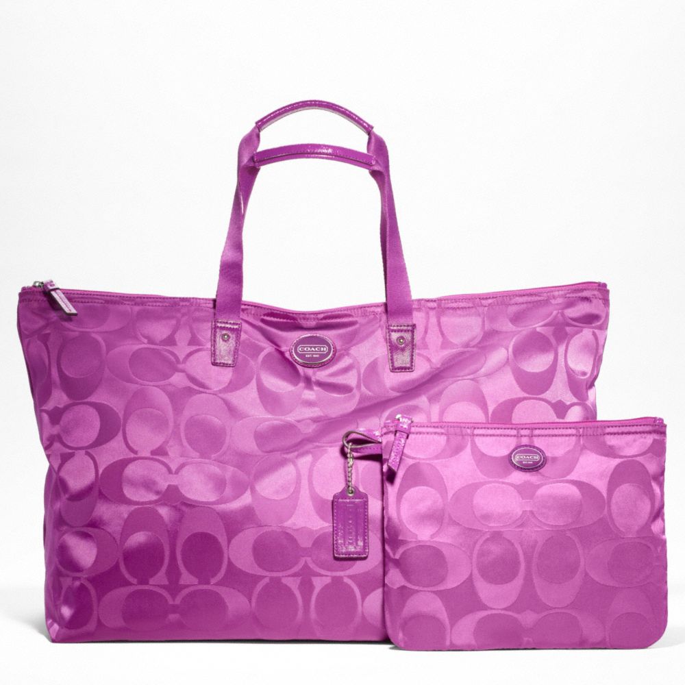 COACH GETAWAY SIGNATURE NYLON LARGE PACKABLE WEEKENDER - SILVER/VIOLET/VIOLET - F77316