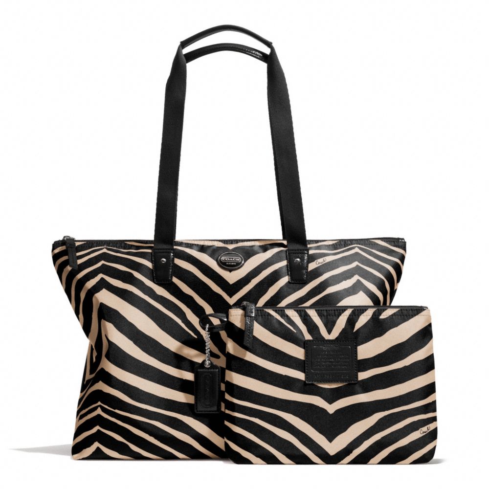 GETAWAY ZEBRA PRINT WEEKENDER - COACH f77526 - SILVER/BLACK